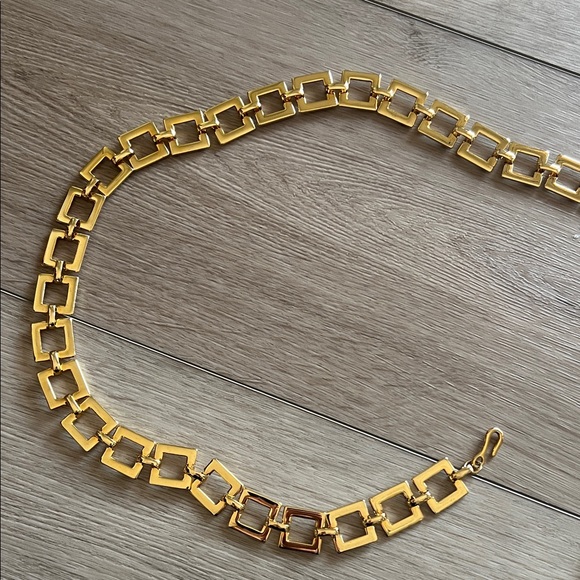 Gold Chain Link Belt - Picture 3 of 10